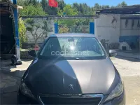 Usado Peugeot 308 Access 130 CV (95 kW) 2014 Gris / plata Berlina