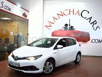 Begagnad Toyota Auris Hybrid Business Edition 136 HK (100 kW) 2018 Vit Sedan