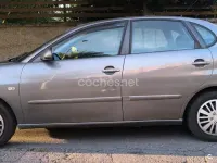 Usado Seat Cordoba Stella 75 CV (55 kW) 2003 Gris / plata Berlina