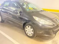 Usado Peugeot 207 75 CV (55 kW) 2011 Negro Berlina