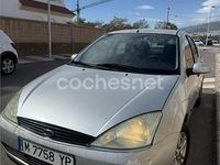 Usado Ford Focus Trend 90 CV (66 kW) 2000 Gris / plata Berlina