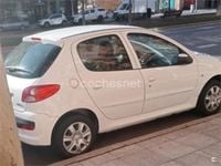 Usado Peugeot 206 75 CV (55 kW) 2011 Blanco Berlina