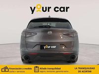 Usado Alfa Romeo Stelvio Sprint 160 CV (117 kW) 2023 Gris / plata SUV