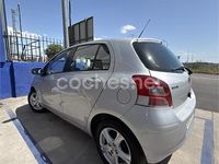 Usado Toyota Yaris Active 101 CV (74 kW) 2010 Gris / plata Utilitario