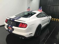 Usado Ford Mustang 533 CV (392 kW) 2017 Blanco Coupe