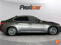 Usado Alfa Romeo Giulia Super 180 CV (132 kW) 2018 Gris Berlina