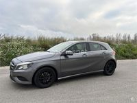 Usado Mercedes A180 Style 122 CV (89 kW) 2012 Gris / plata Berlina