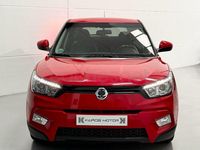 Usado Ssangyong (KGM) Tivoli 115 CV (84 kW) 2017 Rojo SUV