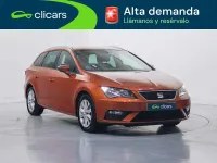 Usado Seat Leon ST Style 110 CV (80 kW) 2018 Naranja Familiar