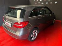 Usado Mercedes B180 122 CV (89 kW) 2012 Gris Monovolumen