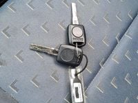Usado Skoda Octavia Ambiente 102 CV (75 kW) 2002 Gris / plata Berlina