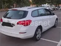 Usado Opel Astra Sportive 110 CV (80 kW) 2012 Blanco Familiar
