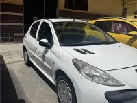 Usado Peugeot 206 75 CV (55 kW) 2010 Blanco Berlina