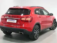 Usado Mercedes GLA180 122 CV (89 kW) 2018 Rojo SUV