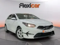 Usado Kia Ceed 136 CV (100 kW) 2023 Blanco Utilitario