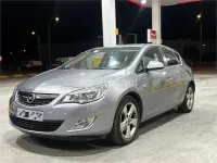 Usado Opel Astra Sportive 110 CV (80 kW) 2012 Gris / plata Berlina