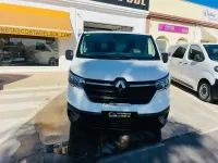 Usado Renault Trafic 110 CV (80 kW) 2022 Blanco Monovolumen