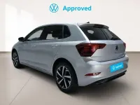 Usado VW Polo 95 CV (69 kW) 2024 Plateado Berlina