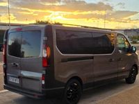 Usado Renault Trafic 115 CV (84 kW) 2015 Gris / plata Monovolumen