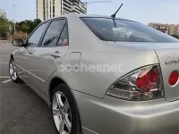 Usado Lexus IS200 Luxury Line 155 CV (114 kW) 2002 Gris / plata Berlina