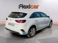 Usado Kia Ceed 136 CV (100 kW) 2023 Blanco Utilitario