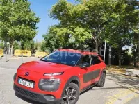 Usado Citroën C4 Feel 82 CV (60 kW) 2017 Rojo Berlina