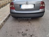 Usado VW Passat Trendline 130 CV (95 kW) 2001 Gris / plata Berlina