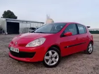 Usado Renault Clio Dynamique 86 CV (63 kW) 2006 Rojo Utilitario