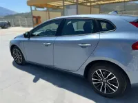 Usado Volvo V40 Momentum 120 CV (88 kW) 2016 Azul Utilitario