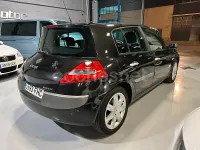 Usado Renault Mégane Dynamique 105 CV (77 kW) 2006 Negro Berlina