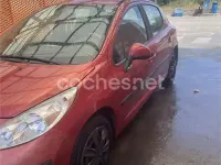 Usado Peugeot 207 70 CV (51 kW) 2007 Rojo Berlina