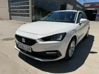 Usado Seat Leon Style 115 CV (84 kW) 2021 Blanco Familiar