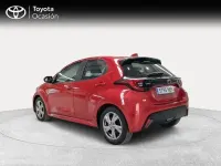Usado Toyota Yaris Active 116 CV (85 kW) 2025 Rojo Utilitario