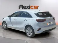 Usado Kia Ceed 136 CV (100 kW) 2023 Blanco Utilitario