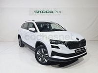 Usado Skoda Karoq Selection 110 CV (80 kW) 2024 Blanco SUV