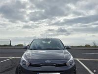 Usado Kia Rio Sport 100 CV (73 kW) 2022 Gris / plata Berlina