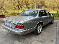 Usado Jaguar XJR 370 CV (272 kW) 1999 Gris / plata Berlina