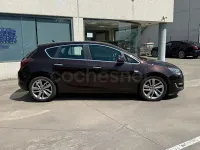 Usado Opel Astra Sportive 130 CV (95 kW) 2012 Marrón Berlina