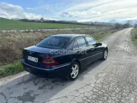Używany Mercedes C220 Avantgarde 143 KM (105 kW) 2001 Niebieski Sedan/Limuzyna