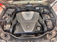 Usado Mercedes E400 Avantgarde 260 CV (191 kW) 2003 Gris / plata Berlina
