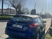 Usado Ford Focus Trend 125 CV (91 kW) 2017 Azul Berlina