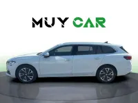 Usado Skoda Superb Selection 150 CV (110 kW) 2024 Blanco Familiar