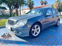 Usado Mercedes C220 Avantgarde 149 CV (109 kW) 2005 Azul Berlina