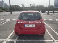 Usado Toyota Yaris Active 111 CV (81 kW) 2017 Rojo Berlina