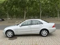 Usado Mercedes C220 Elegance 143 CV (105 kW) 2002 Gris / plata Berlina