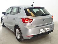 Usado Seat Ibiza Style Plus 110 CV (80 kW) 2021 Gris / plata Utilitario