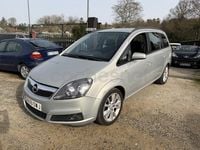 Usado Opel Zafira Cosmo 120 CV (88 kW) 2006 Amarillo Monovolumen