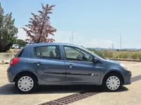 Usado Renault Clio II Dynamique 85 CV (62 kW) 2006 Azul Berlina