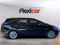 Usado Opel Astra Dynamic 125 CV (91 kW) 2017 Negro Familiar