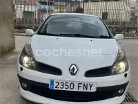 Usado Renault Clio II Dynamique 75 CV (55 kW) 2007 Blanco Berlina